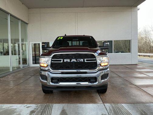 2024 RAM 2500 Tradesman Crew Cab 4x4 6'4' Box