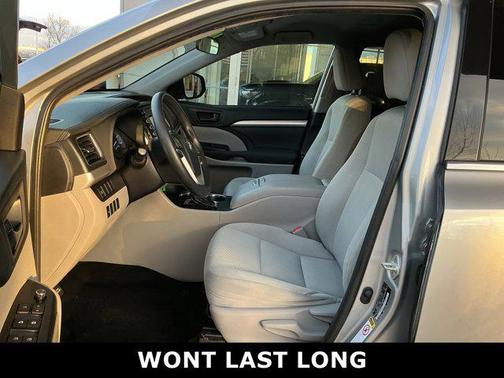 2019 Toyota Highlander LE I4