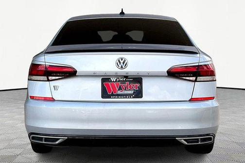 Reflex Silver Metallic 2021 Volkswagen Passat 2.0T R-Line