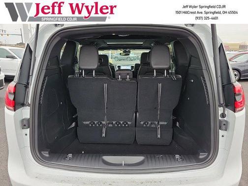 2025 Chrysler Pacifica L