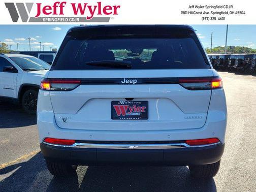 2025 Jeep Grand Cherokee Laredo