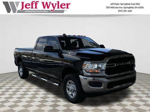 2022 RAM 3500 Tradesman Crew Cab 4x4 8' Box