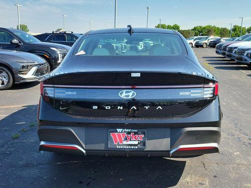 2025 Hyundai SONATA SE
