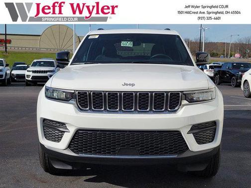 2025 Jeep Grand Cherokee Laredo