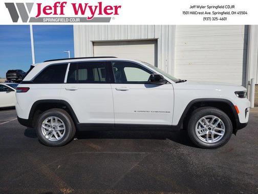 2025 Jeep Grand Cherokee Laredo