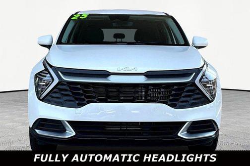 Snow White Pearl 2025 Kia Sportage Hybrid LX