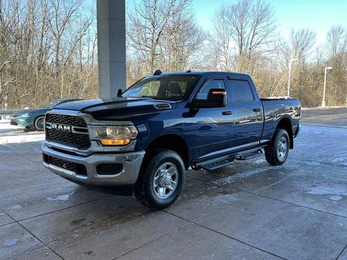 2024 RAM 2500 Tradesman Crew Cab 4x4 6'4' Box