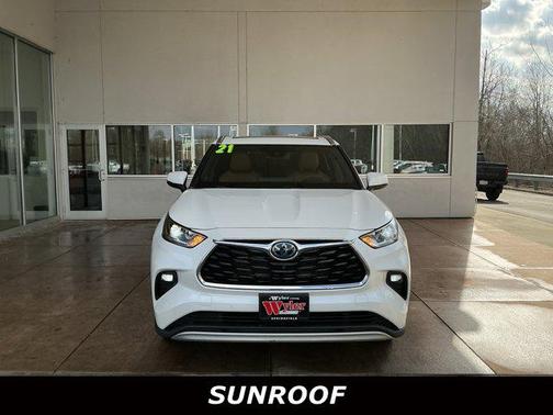 2021 Toyota Highlander Hybrid Platinum