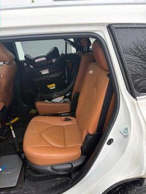 2021 Toyota Highlander Hybrid Platinum