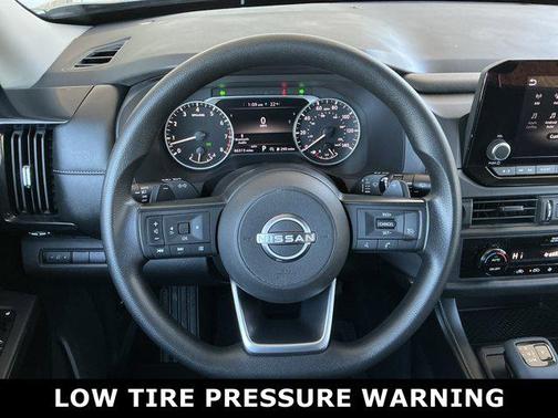 2024 Nissan Pathfinder S 4WD