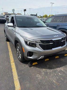 Steel Gray 2025 Kia Seltos LX