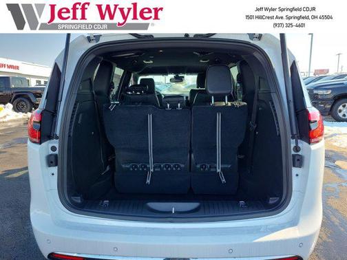 2026 Chrysler Pacifica L