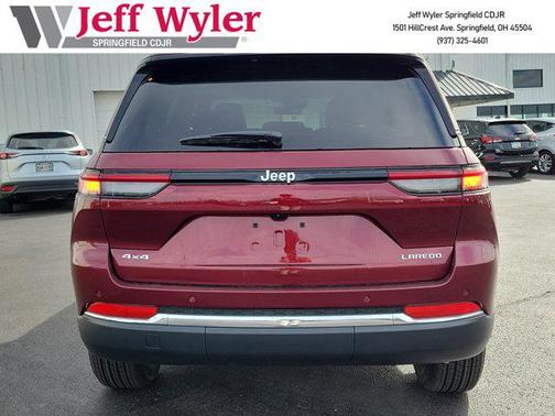 2025 Jeep Grand Cherokee Laredo