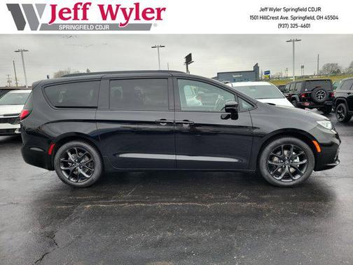 2026 Chrysler Pacifica L