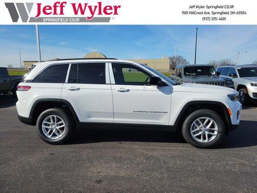 2025 Jeep Grand Cherokee Laredo