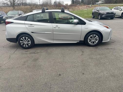 2019 Toyota Prius XLE