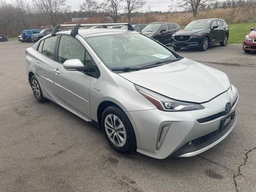 2019 Toyota Prius XLE