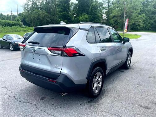 2022 Toyota RAV4 Hybrid LE