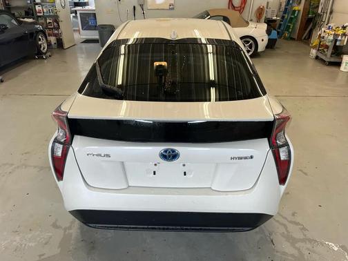2016 Toyota Prius Three