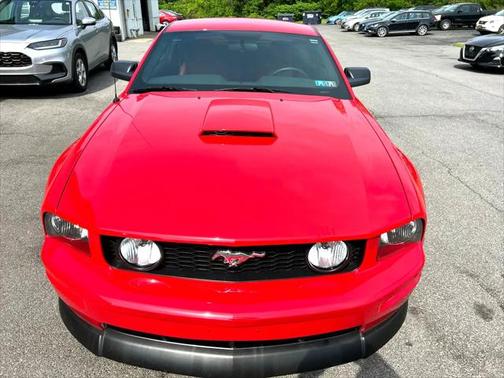 2005 Ford Mustang GT Premium