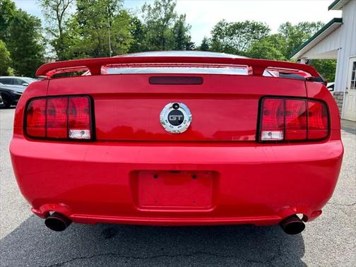 2005 Ford Mustang GT Premium
