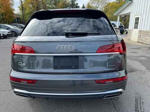 2022 Audi Q5 45 S line Premium