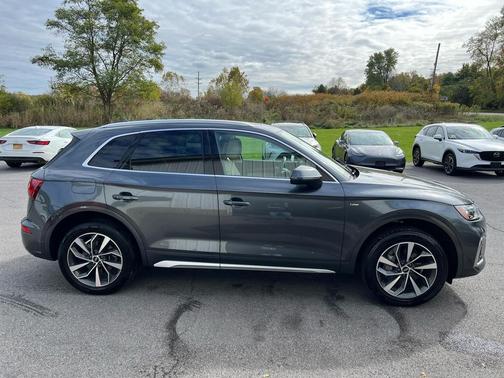 2022 Audi Q5 45 S line Premium