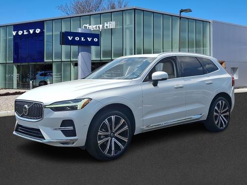 2023 Volvo XC60 B5 Ultimate Bright Theme