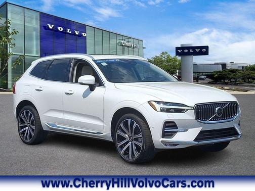 2023 Volvo XC60 B5 Ultimate Bright Theme