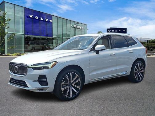 2023 Volvo XC60 B5 Ultimate Bright Theme