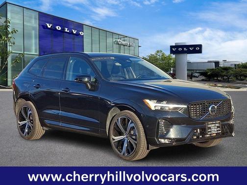 2023 Volvo XC60 B6 Ultimate Dark Theme