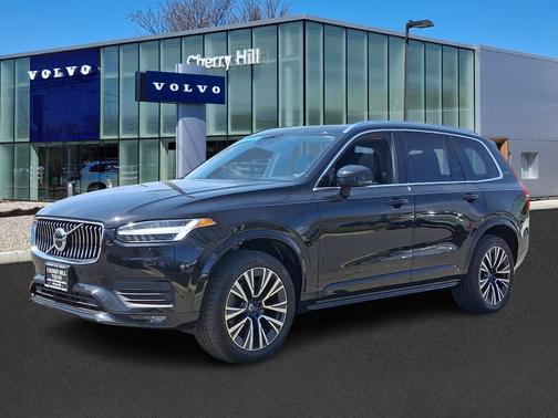 2022 Volvo XC90 T6 Momentum 7 Passenger
