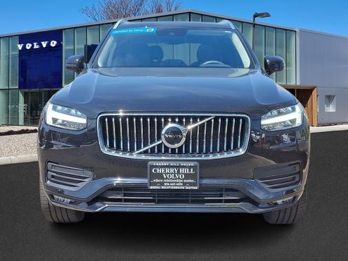 2022 Volvo XC90 T6 Momentum 7 Passenger