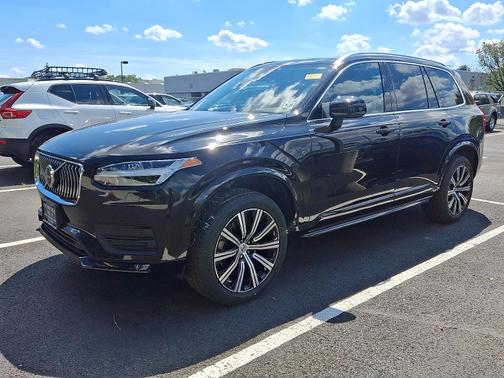 2023 Volvo XC90 B5 Core