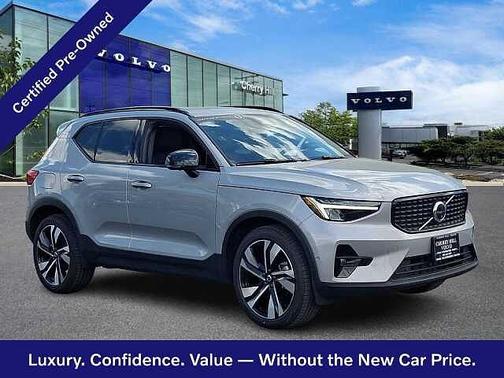 Silver Dawn 2023 Volvo XC40 Plus