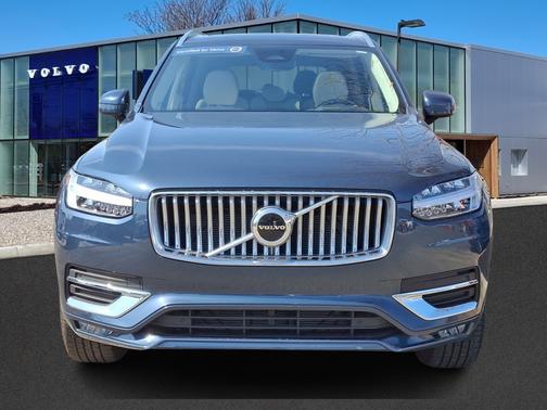 2024 Volvo XC90 B5 Core Bright Theme