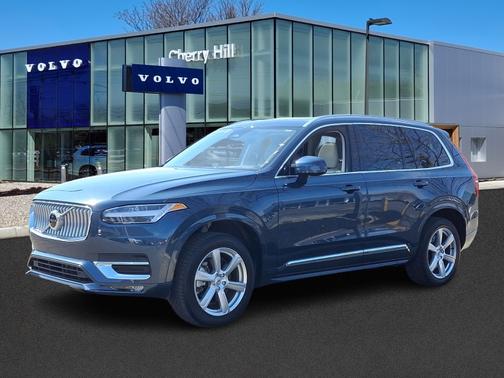 2024 Volvo XC90 B5 Core Bright Theme