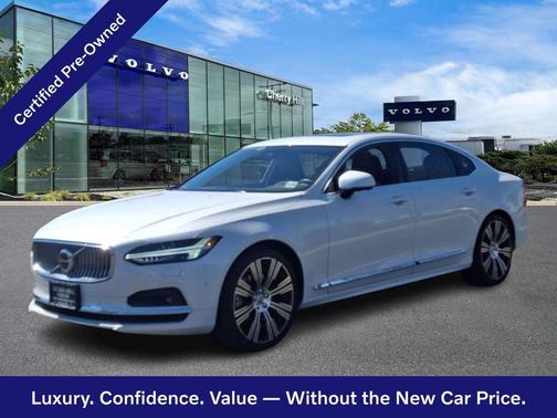 Crystal White 2023 Volvo S90 Plus