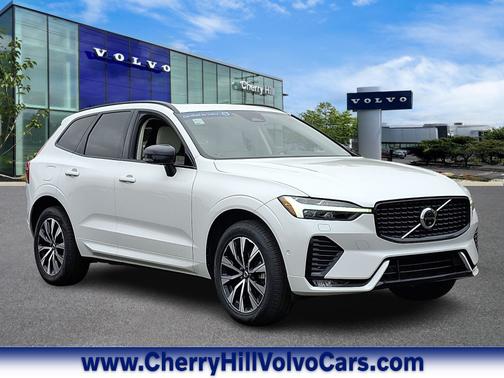 2023 Volvo XC60 B5 Plus Dark Theme