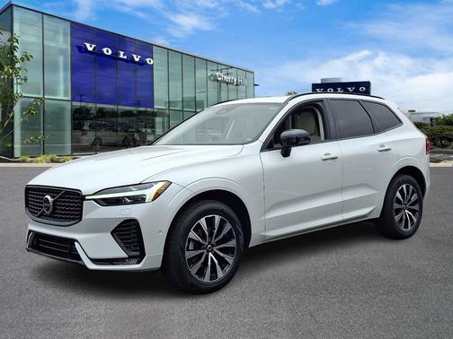 2023 Volvo XC60 B5 Plus Dark Theme