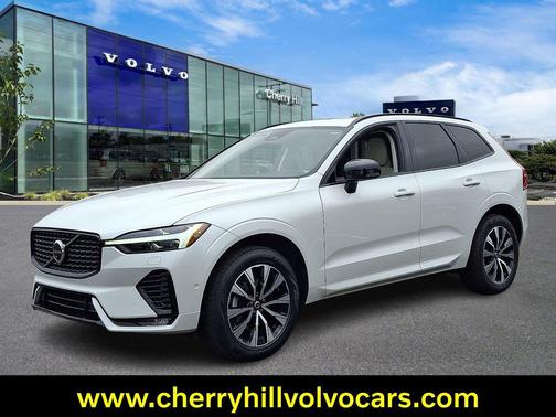 2023 Volvo XC60 B5 Plus Dark Theme