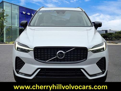 2023 Volvo XC60 B5 Plus Dark Theme