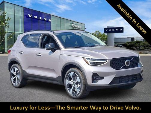 Aurora Silver 2026 Volvo XC40 Plus