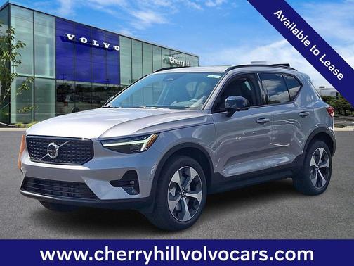 Aurora Silver 2026 Volvo XC40 Plus