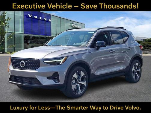 Aurora Silver 2026 Volvo XC40 Plus