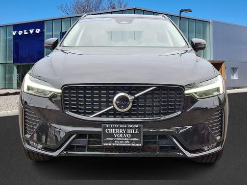 2023 Volvo XC60 B5 Plus Dark Theme