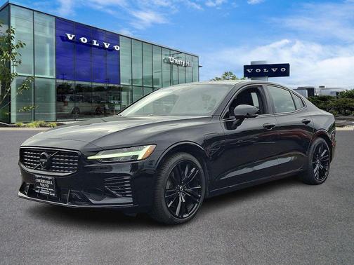 2022 Volvo S60 Recharge Plug-In Hybrid T8 Black Edition R-Design Extended Range