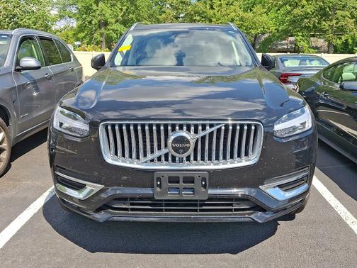 2024 Volvo XC90 B6 Ultimate Bright Theme 6-Seater