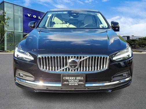 2023 Volvo S90 B6 Plus