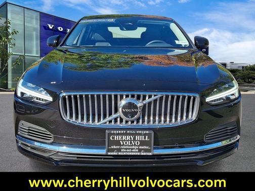 2024 Volvo S90 Recharge Plug-In Hybrid T8 Plus Bright